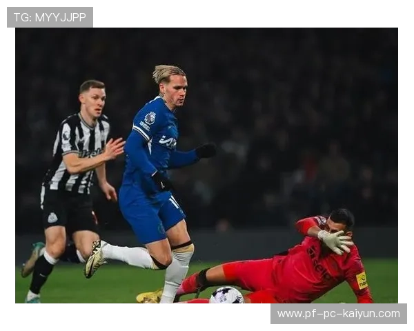 切尔西高位逼抢创造单刀，穆德里克挑射偏出