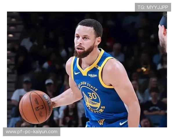 库里外线爆发连续得分，勇士主场彻底沸腾